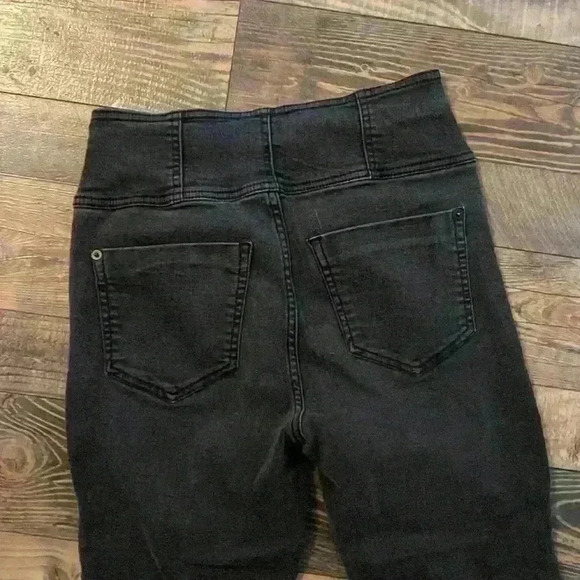Juniors black jeans high waisted size 9 - Picture 4 of 4
